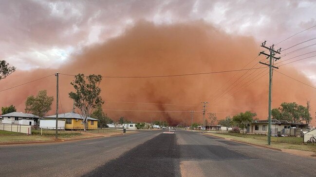 A dust storm at Thargomindah. Picture: Instagram/@explorebulloo