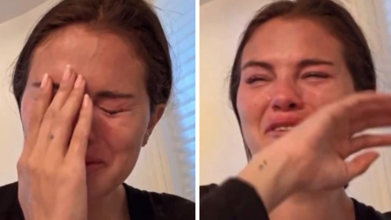 Selena deletes sobbing video amid backlash