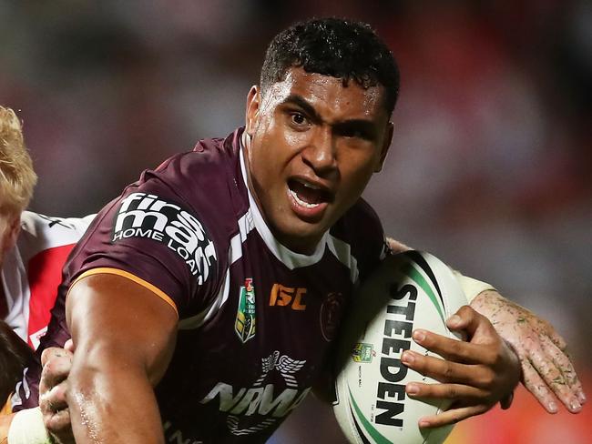 SYDNEY, AUSTRALIA - MARCH 08:  Tevita Pangai of the Broncos is tackled by James Graham of the Dragons during the round one NRL match between the St George Illawarra Dragons and the Brisbane Broncos at UOW Jubilee Oval on March 8, 2018 in Sydney, Australia.  (Photo by Matt King/Getty Images)