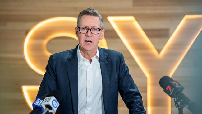 Sydney Airport CEO Geoff Culbert says until international borders reopen, Australia will continue to lose $250m a day from the economy. Picture: Monique Harmer/AAP