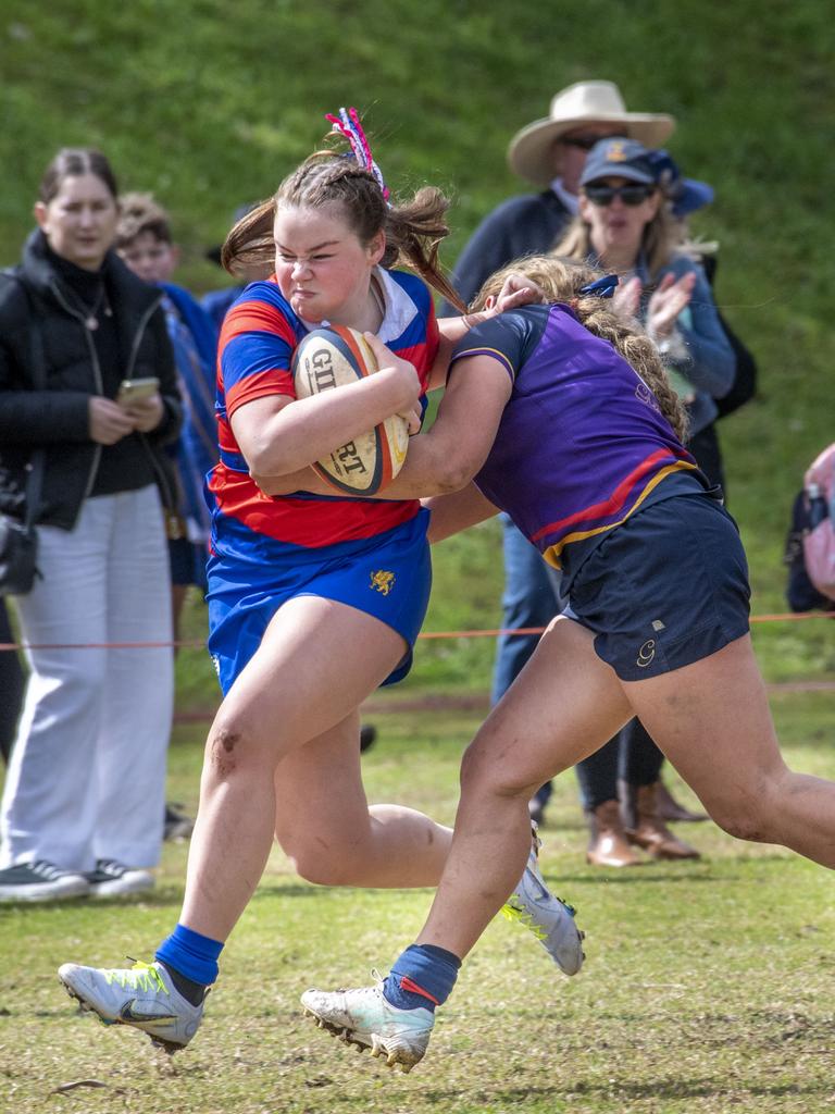 Abbey Mortimer for Downlands. Selena Worsley Shield game2. Girl's rugby 7s Downlands vs Glennie. Saturday, August 6, 2022. Picture: Nev Madsen.