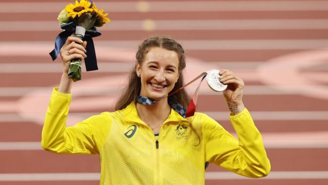 Nicola McDermott with her silver medal.