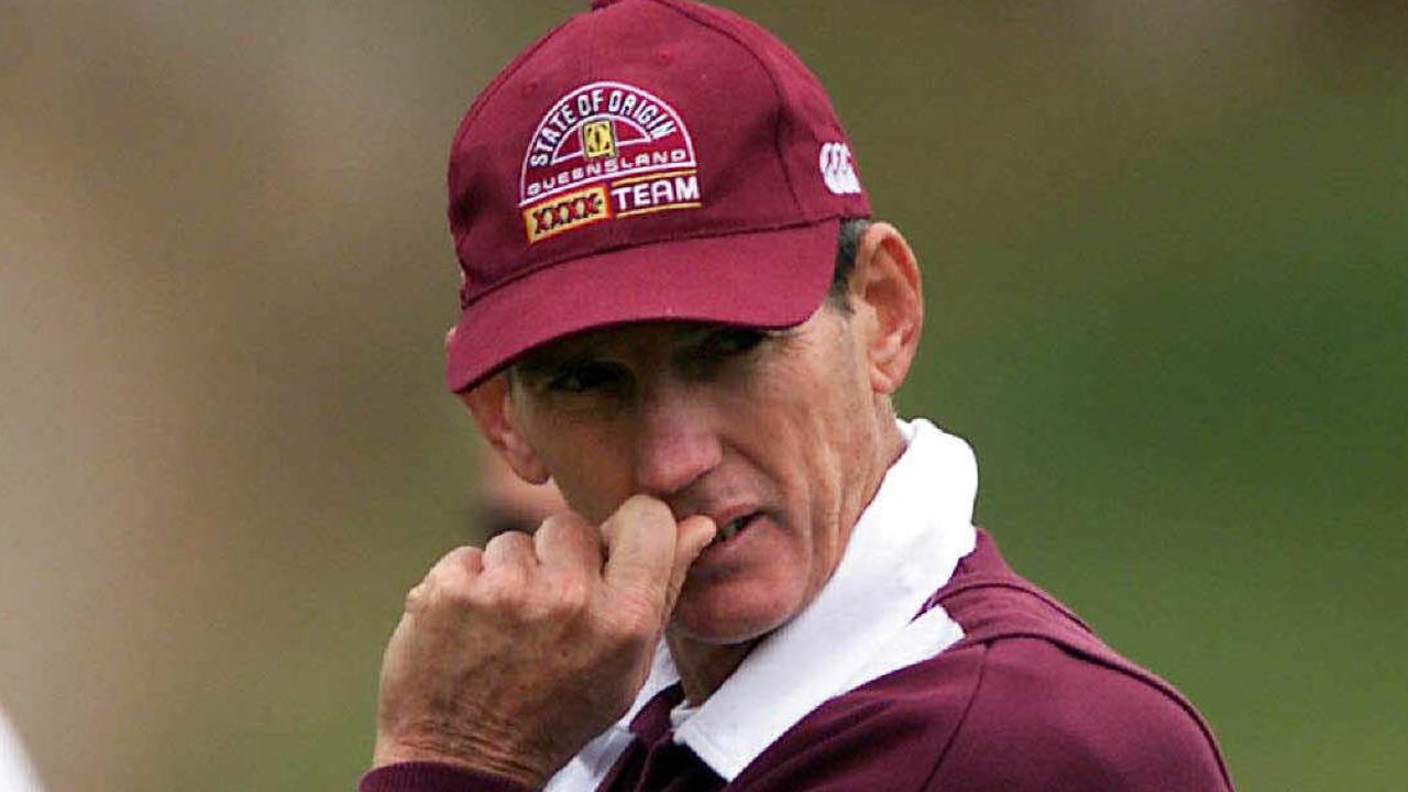 Wayne Bennett coaching the Maroons in 2001.