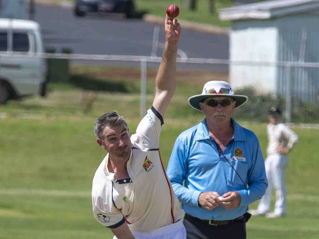 Simon Dennis bowls for Met Easts. A Grade cricket, Metropolitan Easts vs Western Districts. Saturday. 16th Jan 2021