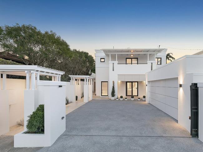 109A Anthony Street, Ascot has undergone an extensive renovation with pristine finishes throughout.