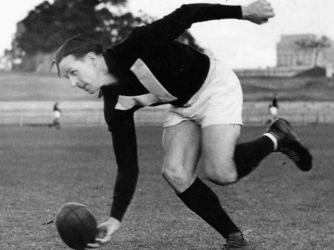 Dick Reynolds training at Adelaide Oval.