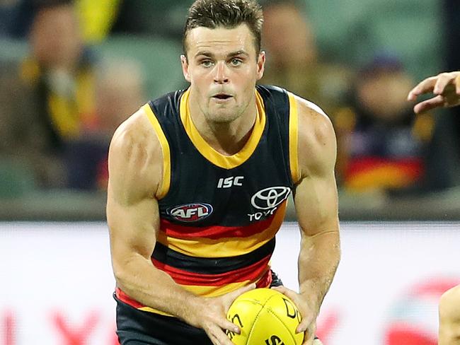 AFL  - Saturday, 19th September, 2020 - Adelaide Crows v Richmond at the Adelaide Oval. Adelaide's Brad   Crouch and Richmond's Jake Aarts  Picture: Sarah Reed