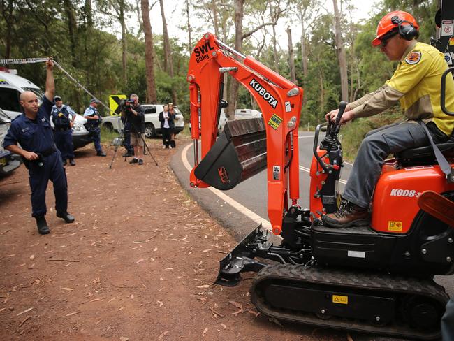 The digger is brought in this morning. Picture: John Grainger