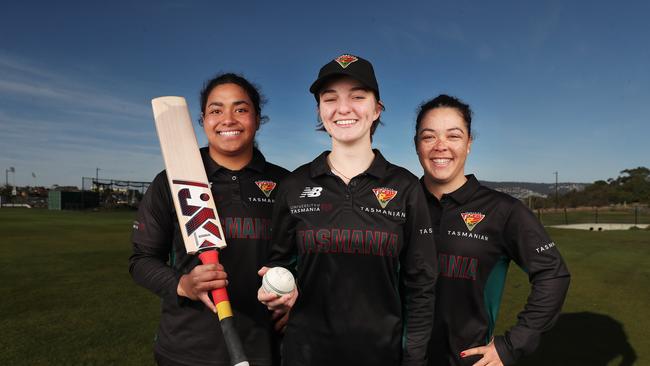 Tabatha Saville, Beth Lane and Lauren Smith. New Tigers players ahead of the women's cricket season for 2023/24. Picture: Nikki Davis-Jones