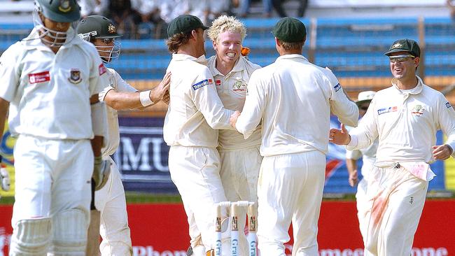 Dan Cullen celebrates the dismissal of Bangladesh batsman Mashrafee bin Mortaza during his first and only Test match in 2006.