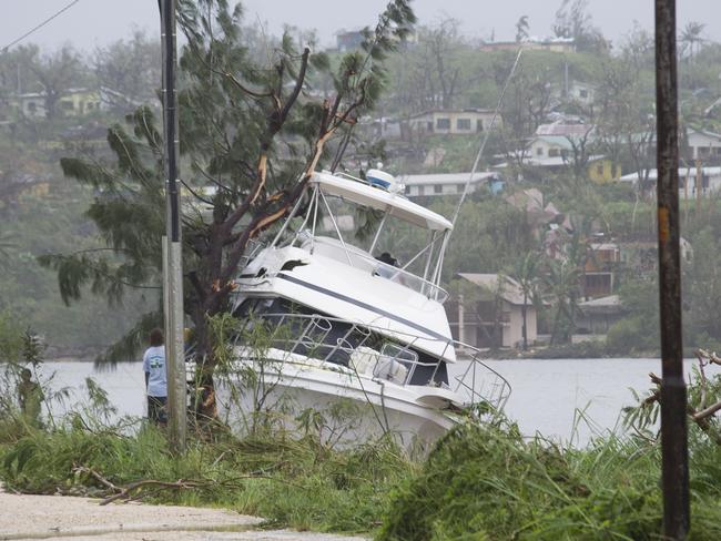 Cyclone terror as flying boats crash Australian holidays in Vanuatu ...