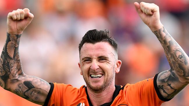 Roy O'Donovan scored a hat-trick of his own to get Roar home.