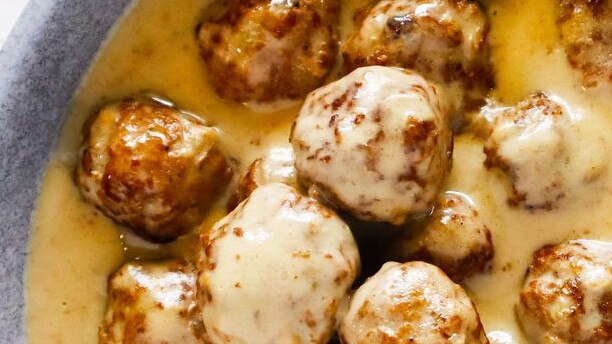 Slow cooker swedish meatballs.