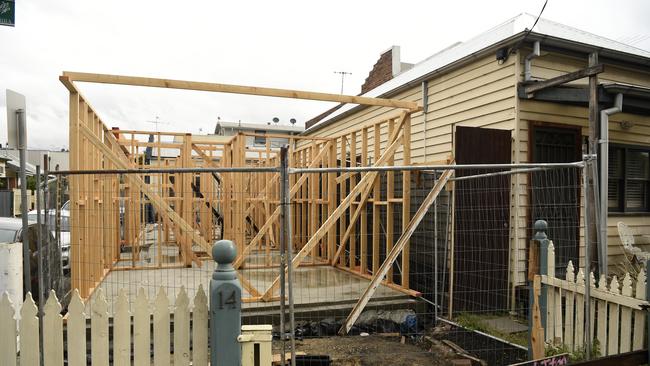 MELBOURNE, AUSTRALIA - NewsWire Photos OCTOBER 05, 2024: REAL ESTATE GENERICS - Inner-city terrace house under construction. Picture: NewsWire / Andrew Henshaw