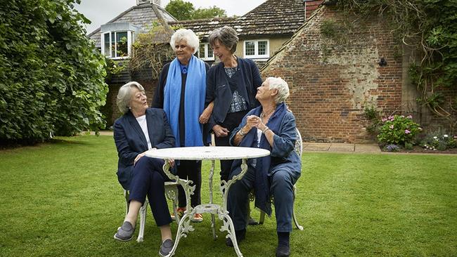 Judi Dench, Maggie Smith, Eileen Atkins, and Joan Plowright in Tea with the Dames.