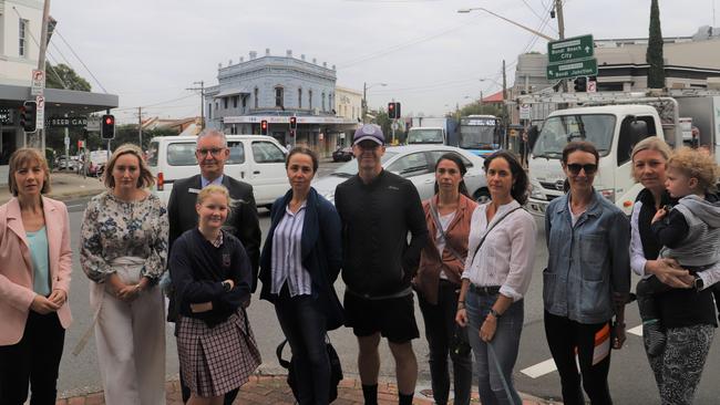 Jo Haylen MP, Shadow Minister for Active Transport, Marjorie O’Neill MP, Member for Coogee, Principal of St Charles’ Primary Paul Croker, Maria Moran parent and Chair of the St Charles’ Advisory Committee and parents Lisa Kanani, Vanessa Power, Emily Daley and Kerry Pinkstone.