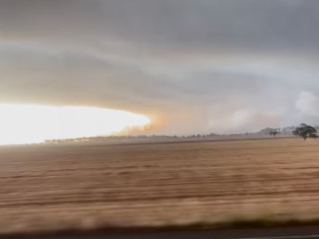 Smoke fills the sky over Dimboola. Picture: Instagram/Dimboola Imaginairum