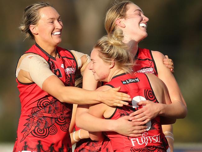 AFLW update: Record-breaking Bombers announce arrival