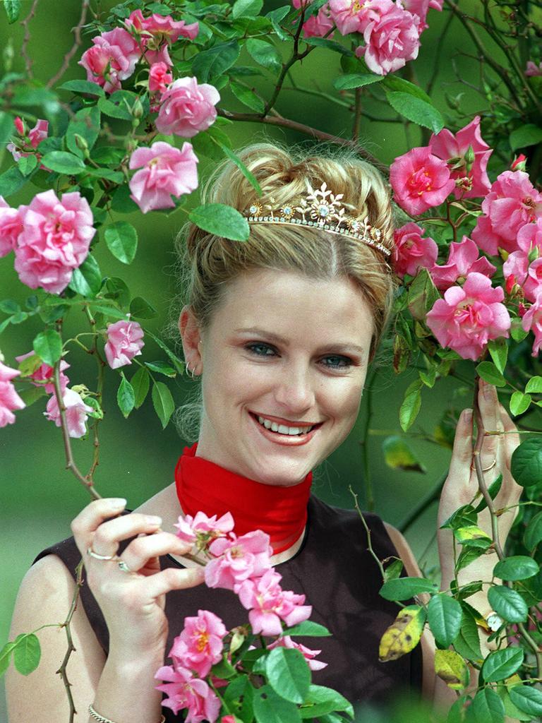 toowoomba carnival of flowers queen azha killeen (20) PIX-ROB/MACCOLL 13 jul 1999 35/SM/10697 headshot beauty contests qld aust