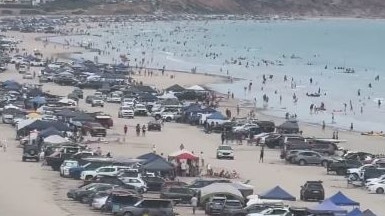 Cars on the beach is something Aussies can’t agree on. Picture: Instagram/southaussiewithcosi