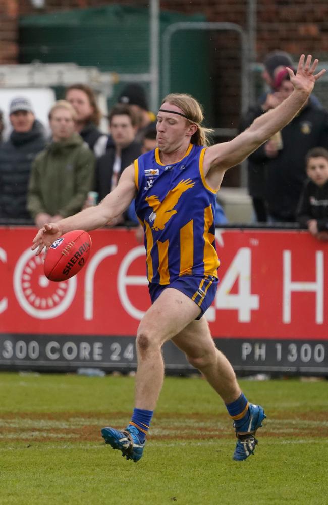 Nick Mason takes a kick for Somerville. He’s joined Rosebud in 2025. Picture: Valeriu Campan