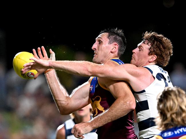 Gary Rohan was left to ruck in parts. Picture: Bradley Kanaris/Getty Images