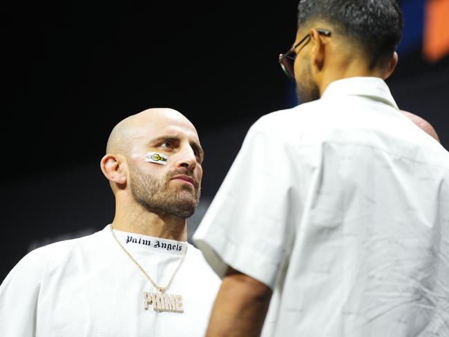 Volkanovski and Rodriguez meet face-to-face this weekend at UFC 290. Picture: Getty Images.