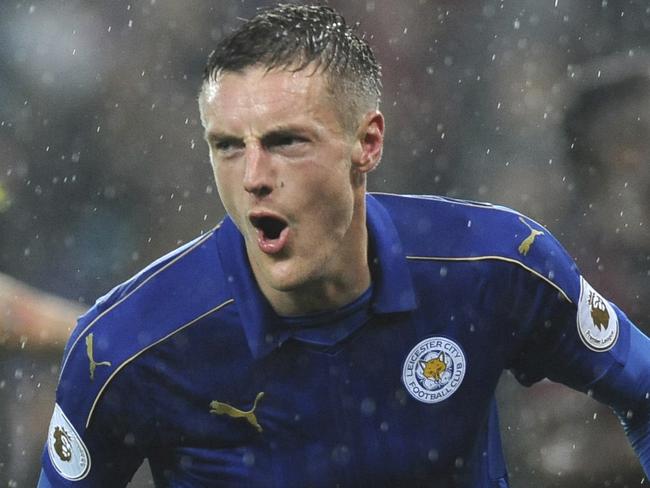 Leicester's Jamie Vardy celebrates after scoring his second and his side third goal against Manchester City during the English Premier League soccer match between Leicester City and Manchester City at the King Power Stadium in Leicester, England, Saturday, Dec. 10, 2016. (AP Photo/Rui Vieira)