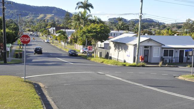 A roundabout is to be constructed at the the intersection of Combine Street and Azalea Avenue. The federal government contributed $200,000 to the project from its black spot program. Photo: Tim Jarrett