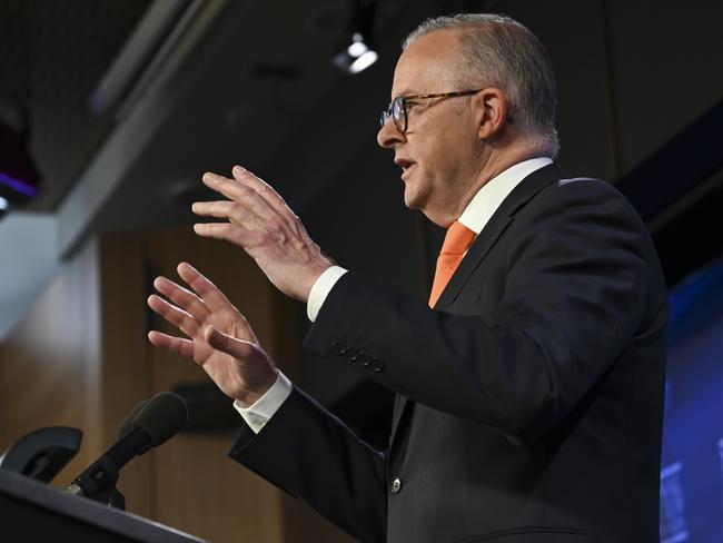 CANBERRA, AUSTRALIA, NewsWire Photos. JANUARY 25, 2024: The Hon Anthony Albanese MP, Prime Minister of Australia addresses the National Press Club of Australia in Canberra. Picture: NCA NewsWire / Martin Ollman