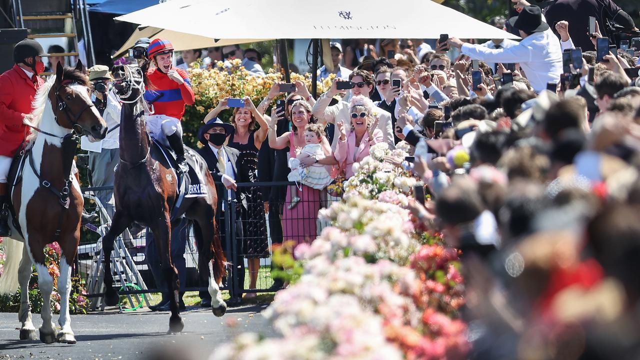 Melbourne Cup Coverage Main Race