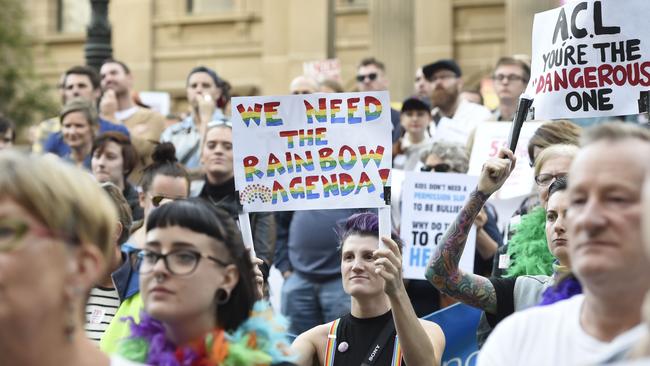 Thousands of Melbournians rallied outside the State Library in Melbourne to support the LGBTI student program. Monday, March. 21, 2016. (AAP Image/Mal Fairclough) NO ARCHIVING