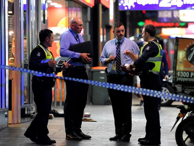 Flinders St, Melbourne Stabbing: Man Critical, Woman Seriously Injured ...