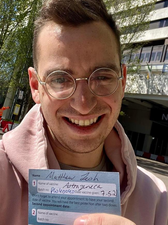 London resident Matthew Lesh proudly displays his Astra-Zeneca vaccination card. (Source: Twitter)