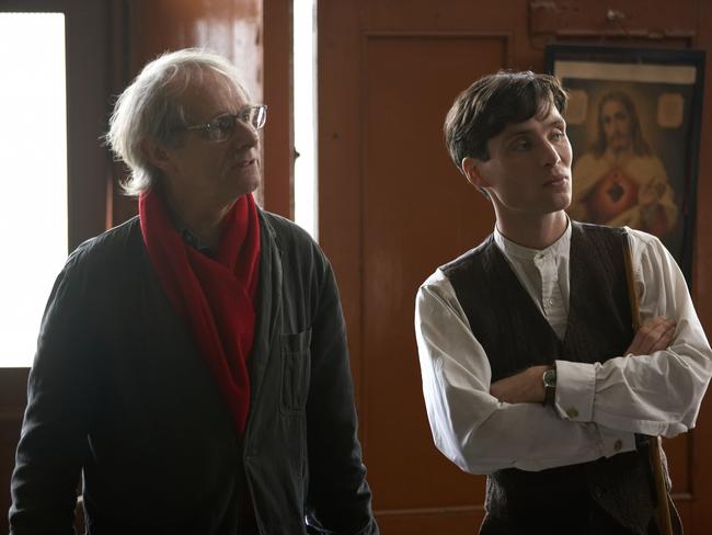 Loach with Cillian Murphy on the set of The Wind that Shakes the Barley