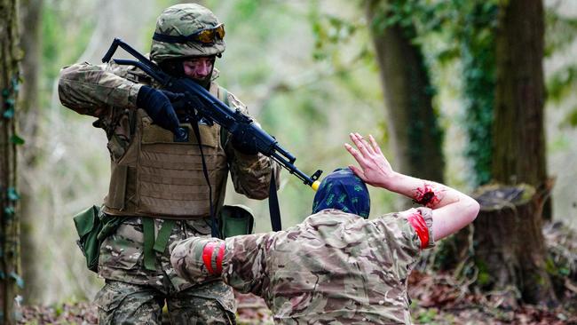 Ukrainian soldiers take part in a training during Richard Marles and Penny Wong’s visit. Picture: Ben Birchall / POOL / AFP.