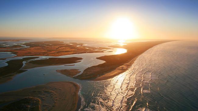 Massive loss: Little more than half the water reaching South Australia’s Lower Lakes in the past seven month flowed out to sea, the rest — 583,182 megalitres — evaporated. Picture: Shane Strudwick