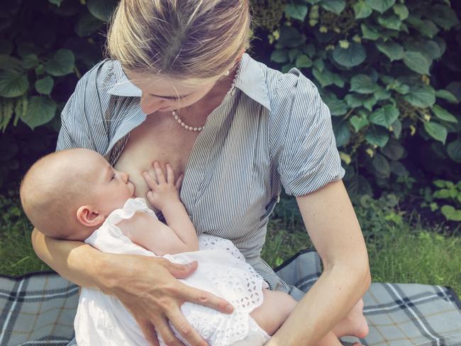 New mums have reported feeling lonely and frustrated about breastfeeding.