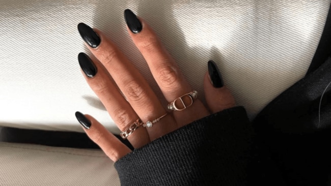 Are you ready to embrace your dark feminine with black nail theory? Image: Pinterest