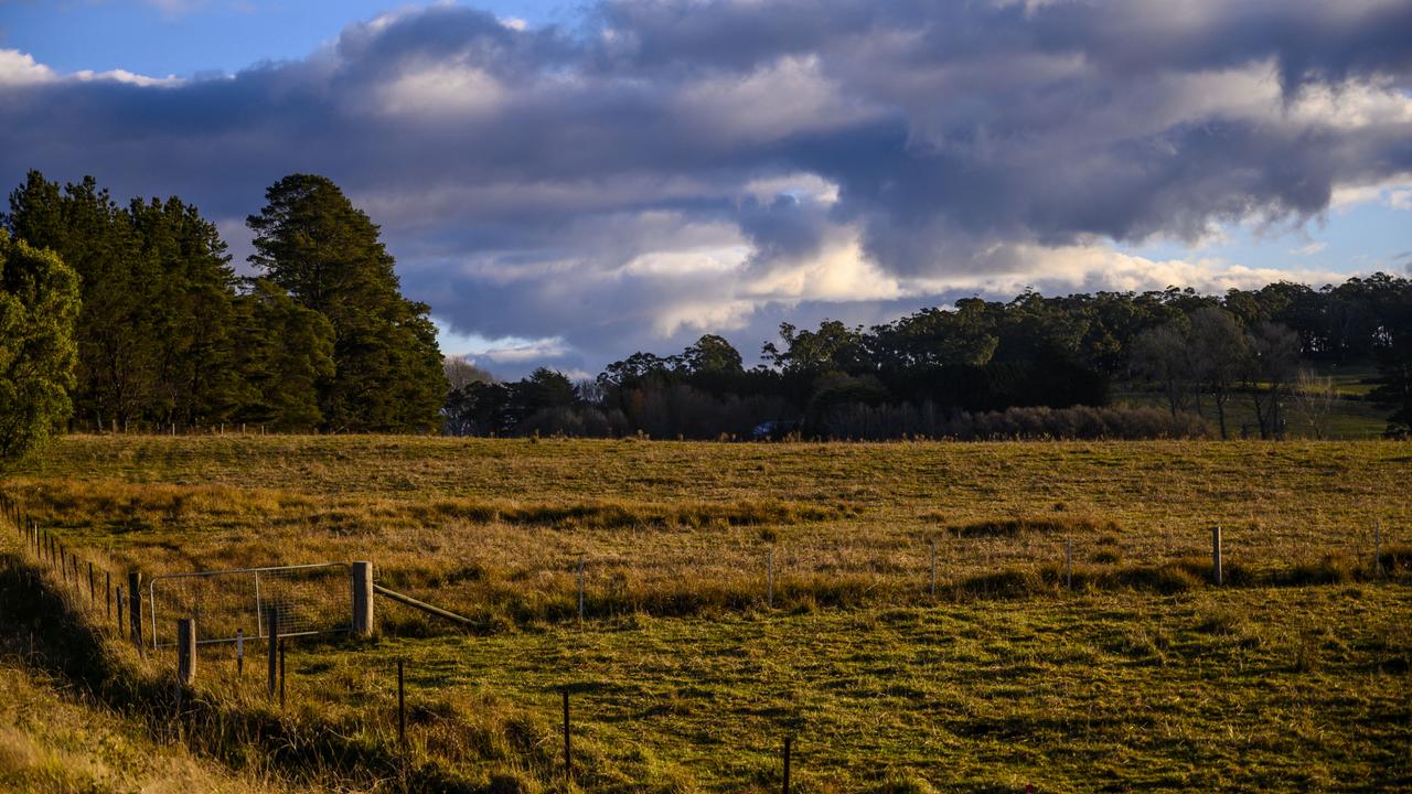 PROPERTY OWNERSHIP: Record-low interest rates, improved seasonal conditions and strong commodity prices are behind a record grab for farmland across Australia. Picture: File