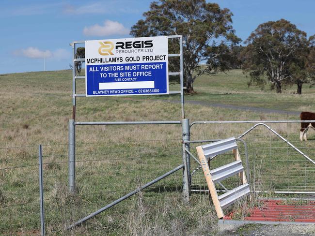 The Daily telegraph 20.8.2024  The entrance to McPhillamys Gold Project, Regis Resources Limited. The entrance pictured onDungeon Road Kings Plains.  Picture: Rohan Kelly