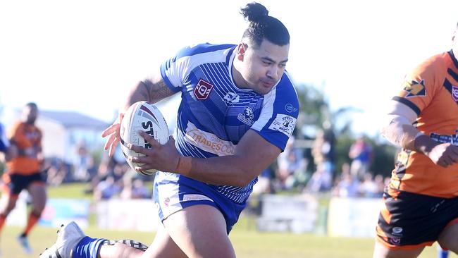 Samui Latu, pictured scoring a try against Southport last year, was at his barnstorming best for Tugun Picture: Richard Gosling