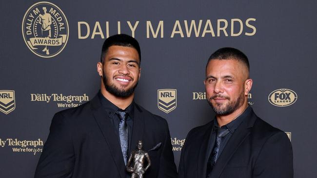 Payne Haas with his father Gregor. Picture: NRL / Gregg Porteous