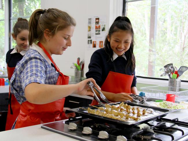 Melbourne school kitchens offer students the right steps for foodie ...