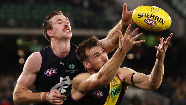 Sam Durdin spoils Richmond’s Noah Balta. Picture: Michael Klein