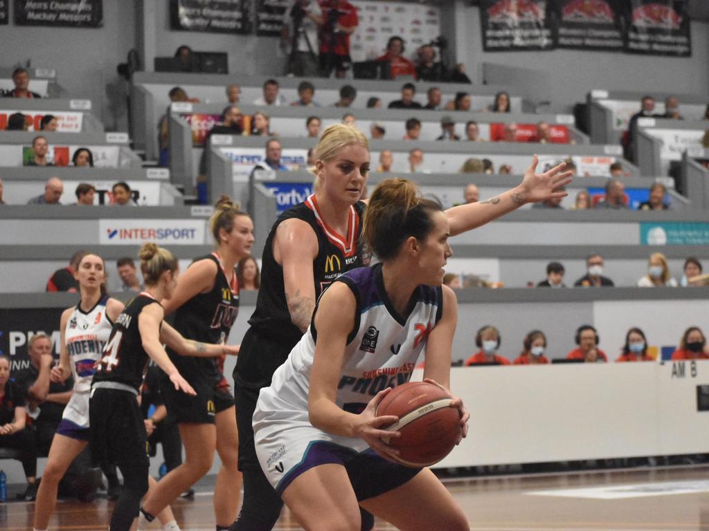 Cayla George for the Mackay Meteorettes in the semi-final win against Sunshine Coast Phoenix. Picture: Matthew Forrest