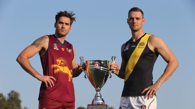 QAFL grand final captains Jesse Derrick (Palm Beach-Currumbin) and Bryce Retzlaff (Labrador) with Premiership cup. Picture Glenn Hampson