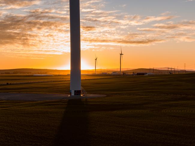 The Hornsdale Power Reserve big battery at Jamestown, South Australia.Owned by Neoen, the batteries are supplied by Tesla. The size has beenincreased from 100MW/129MWh to 150MW/197MWh. The battery installation isalongside the Hornsdale wind farm. September 2020. Picture supplied by Neoen