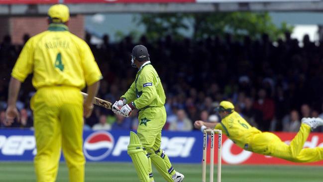 Mark Waugh dives to dismiss Wajahatullah Wasti in the 1999 World Cup final.