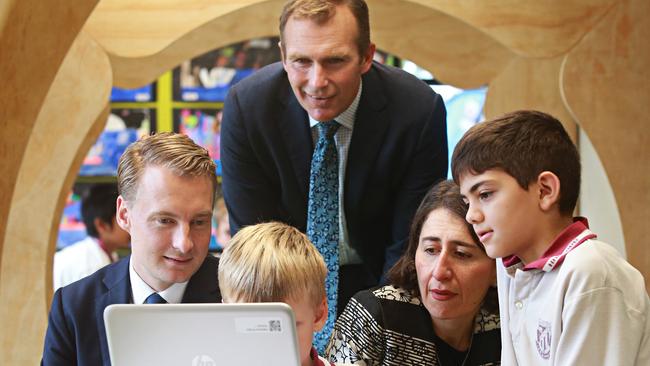 NSW Education Minister Rob Stokes joins Premier Gladys Berejiklian at Manly’s Harbord Public School. Stokes is axing the Safe Schools program to be replaced with a broader anti-bullying program. (Pic: Adam Yip)